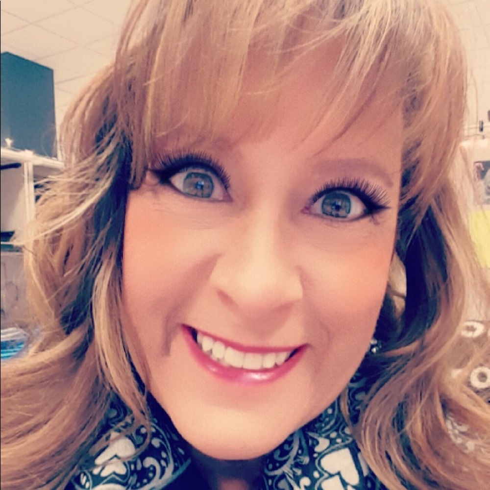 Meet your Posher, Angie